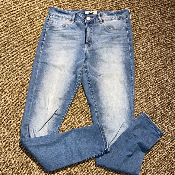 Jeans. - Picture 2 of 4
